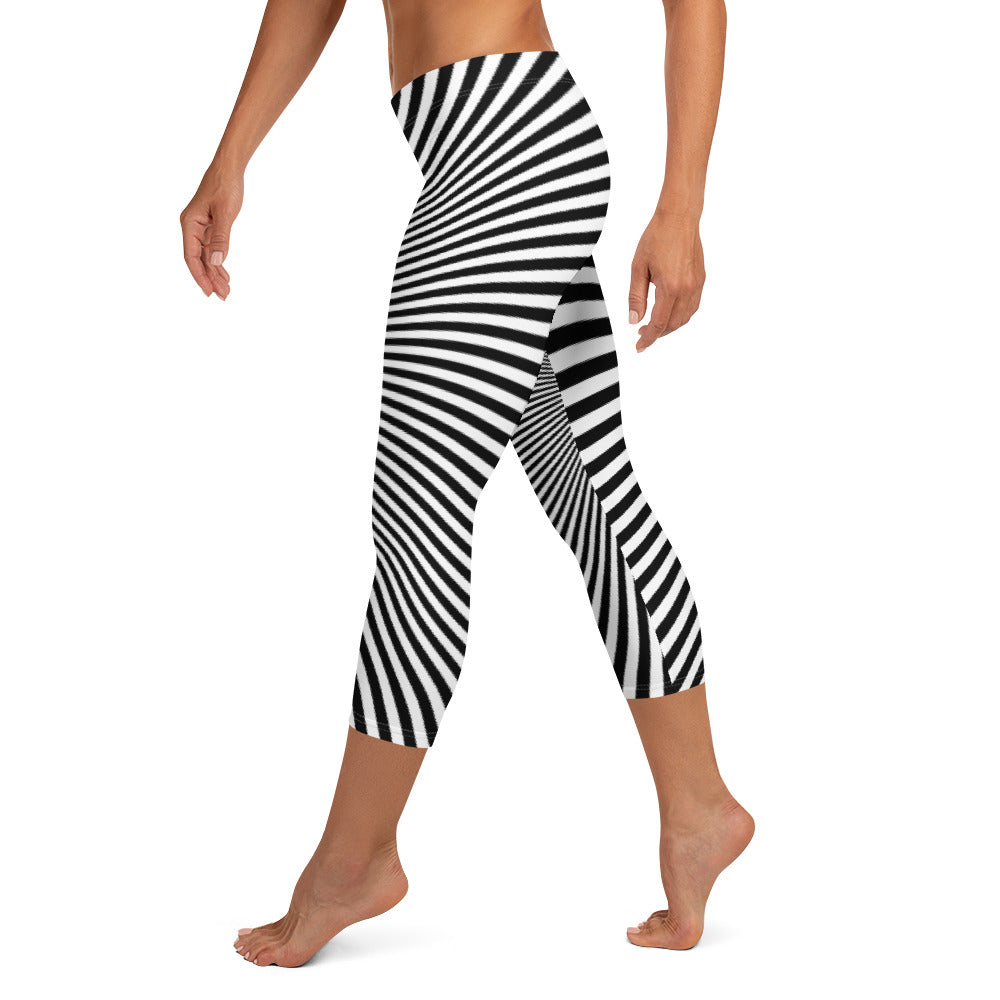 The optical illusion stripes Capri Leggings